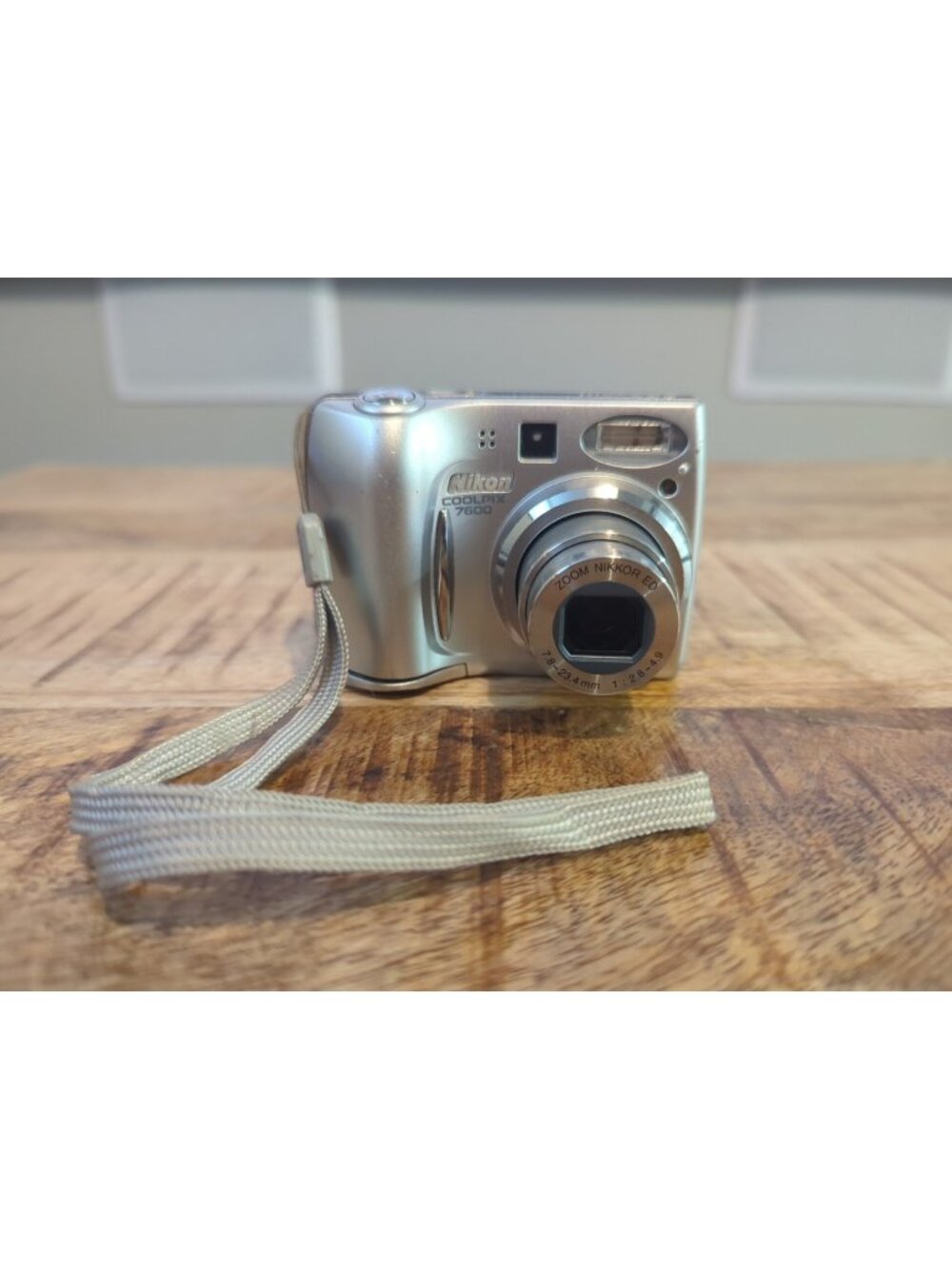 Nikon E7600 Silver Digital Camera Coolpix 7600 Tested Works Ships Fast!!!